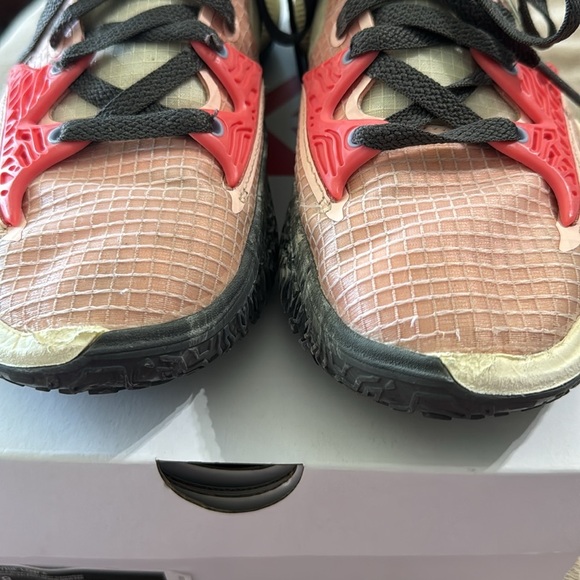 Kyrie Low 4 Coral / Iron Grey Athletic Sneakers - Picture 3 of 13